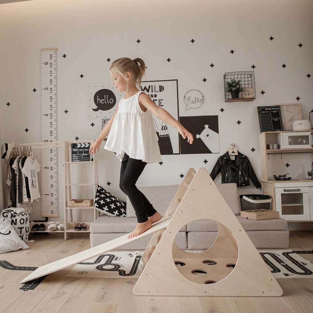 CLIMBING TRIANGLE WITH RAMP | — BY MONTESSORI HOUSE BED®