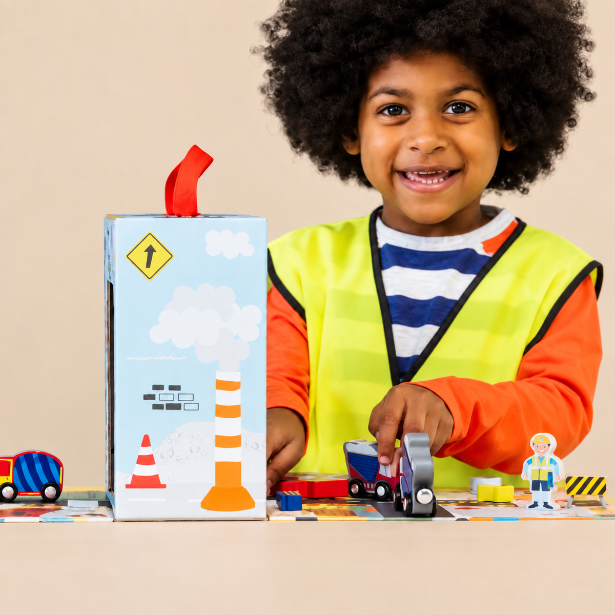 PORTABLE PLAYBOX | ‘CONSTRUCTION’ WITH 15 WOODEN PIECES | — BY FLOSS & ROCK®