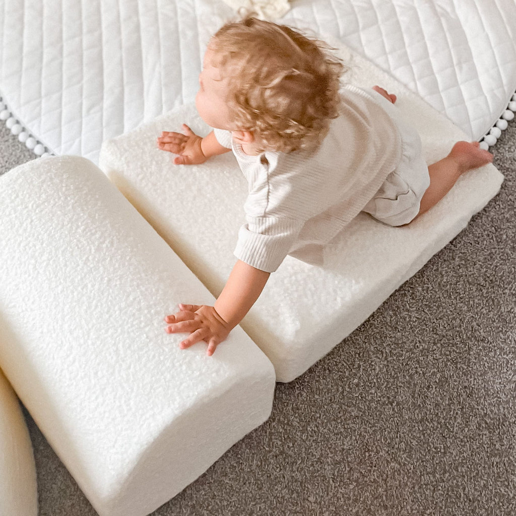 PLAYGROUND WITH LARGE BALL POOL | 4 ELEMENTS | SOFT BOUCLÉ | – BY MEOWBABY®