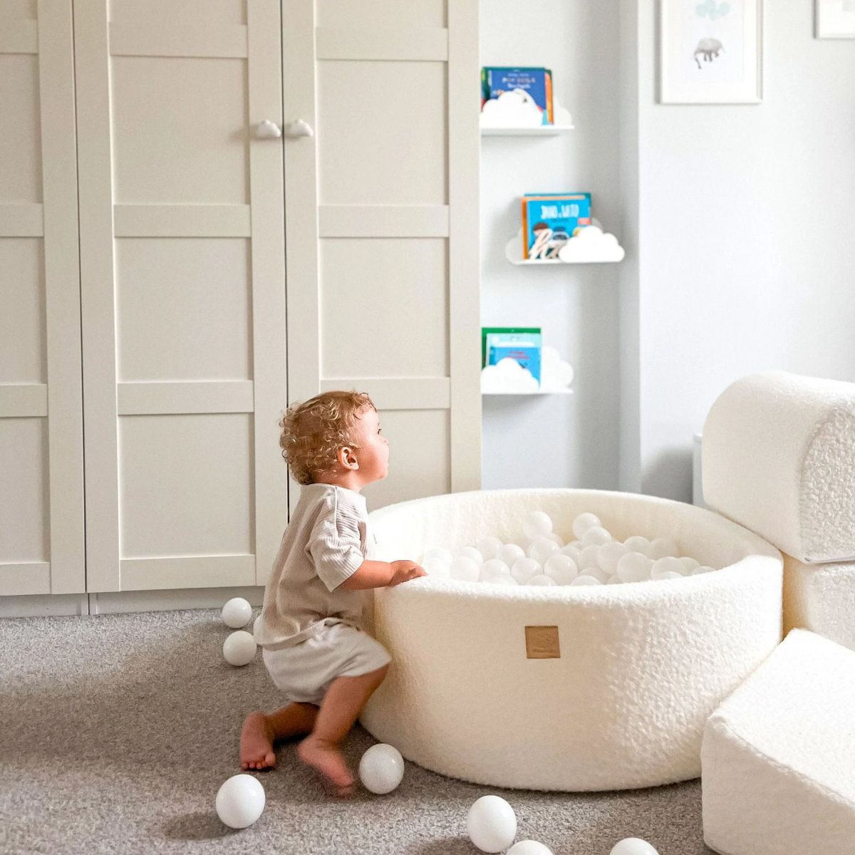 PLAYGROUND WITH LARGE BALL POOL | 4 ELEMENTS | SOFT BOUCLÉ | – BY MEOWBABY®