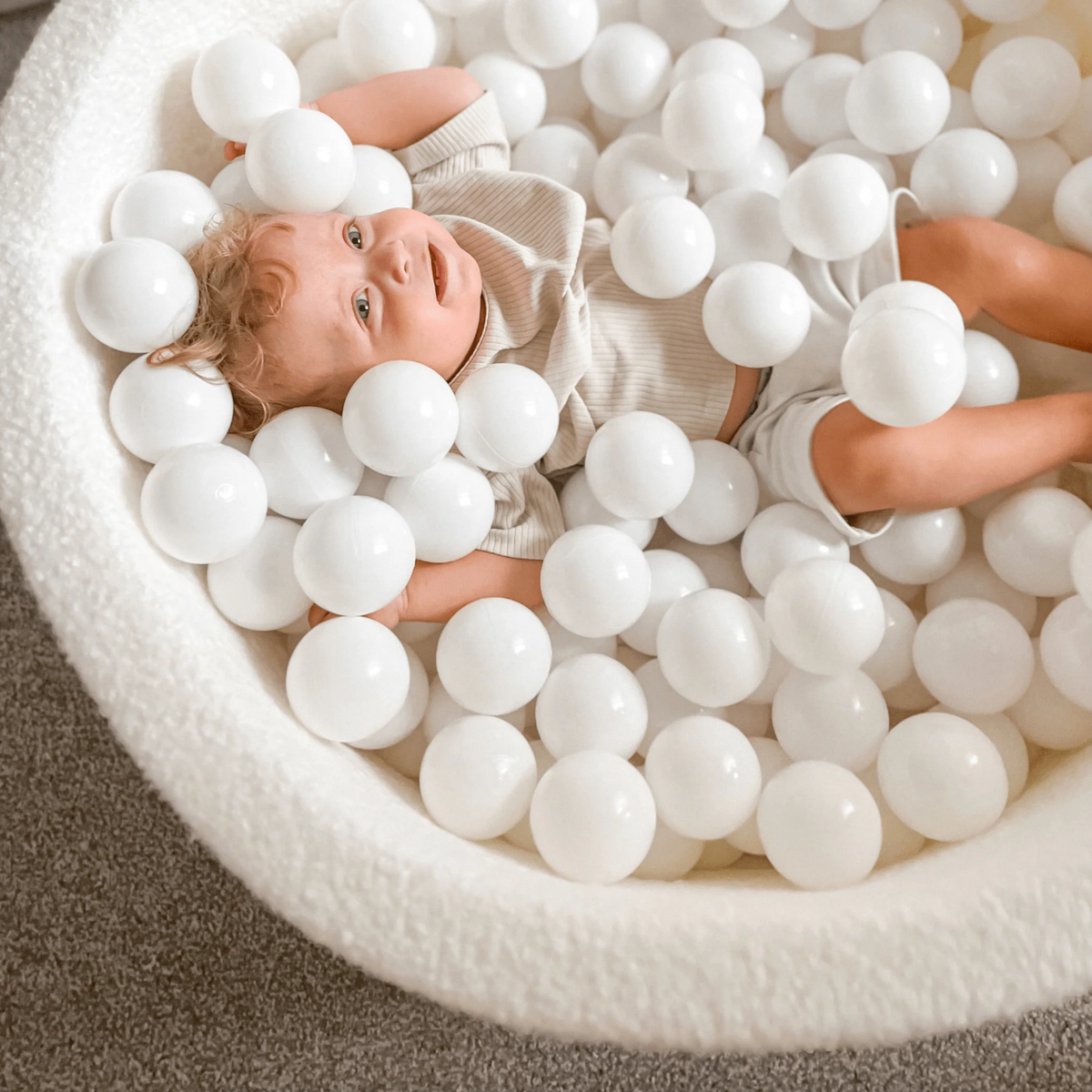 PLAYGROUND WITH LARGE BALL POOL | 4 ELEMENTS | SOFT BOUCLÉ | – BY MEOWBABY®
