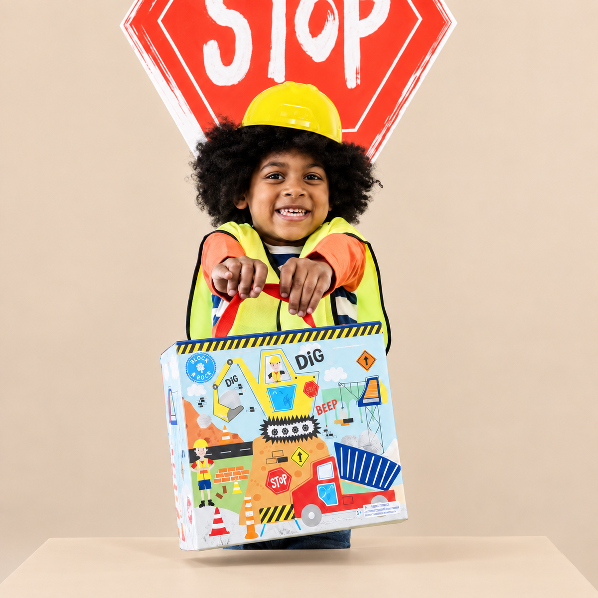 PORTABLE PLAYBOX | ‘CONSTRUCTION’ WITH 15 WOODEN PIECES | — BY FLOSS & ROCK®